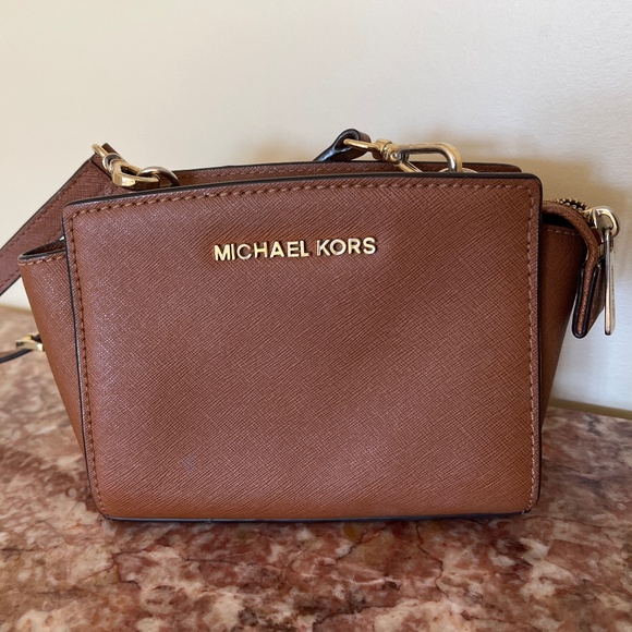 Michael Kors Crossbody - Picture 1 of 4